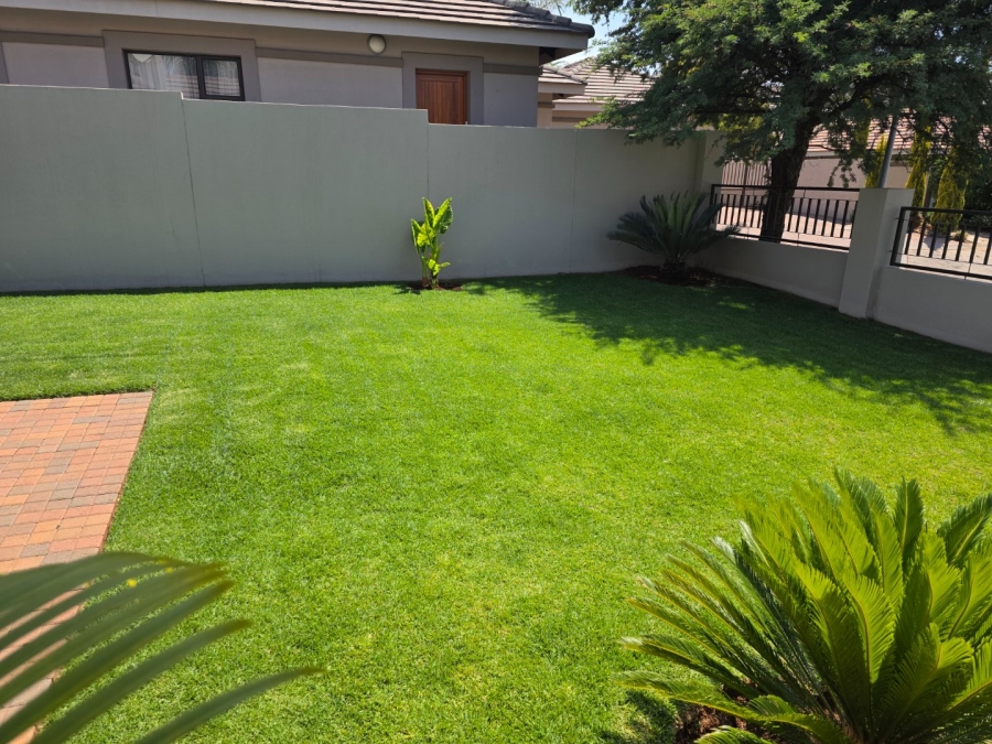 To Let 3 Bedroom Property for Rent in Wilkoppies North West